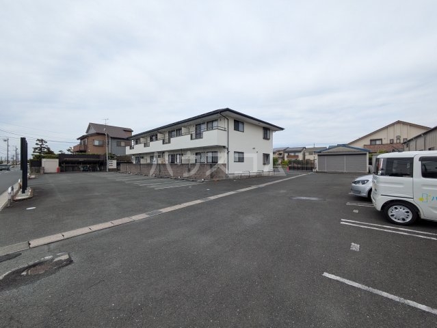 23/30 駐車場