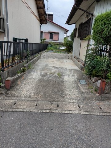 28/30 駐車場