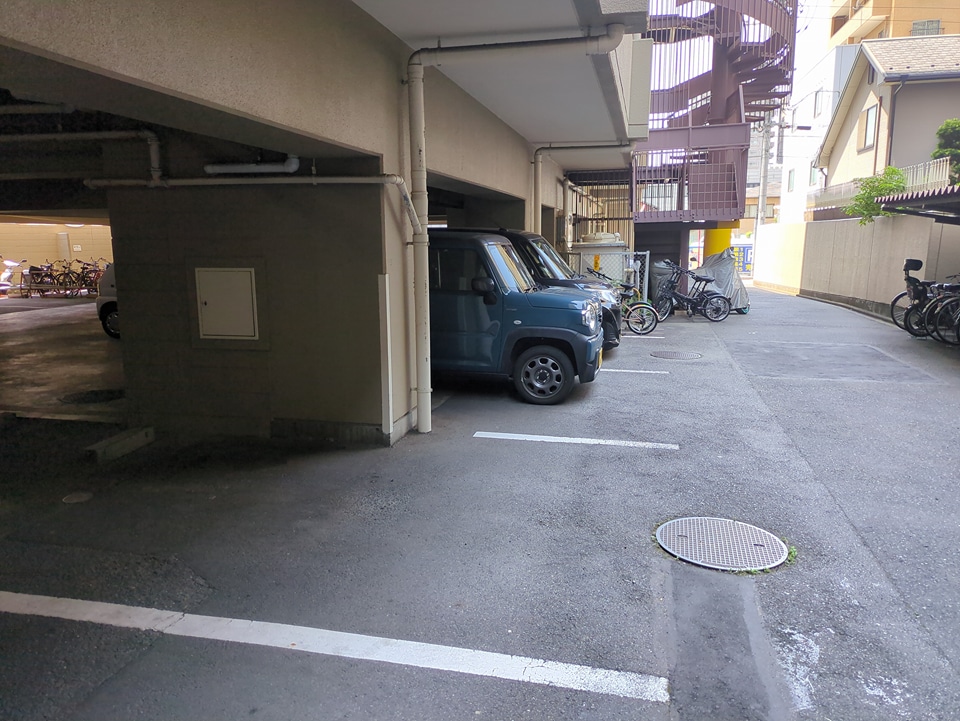 26/30 駐車場
