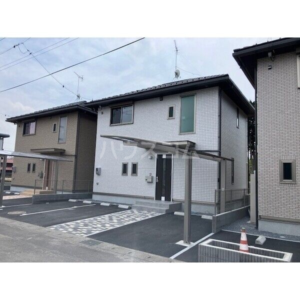 13/14 駐車場