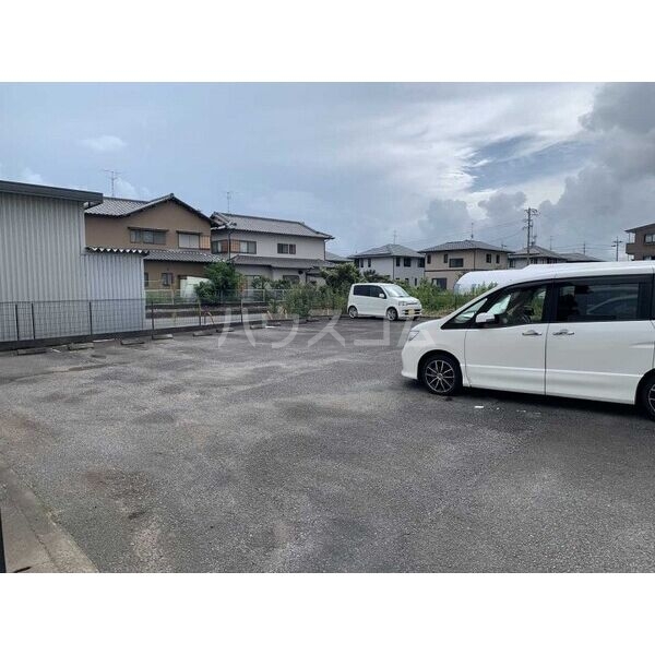2/2 駐車場