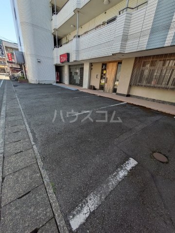 2/6 駐車場