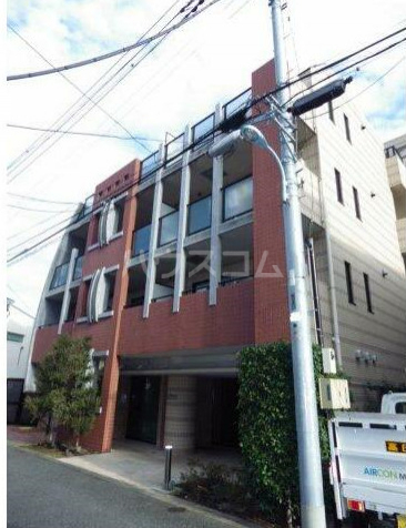 18/27 エントランス