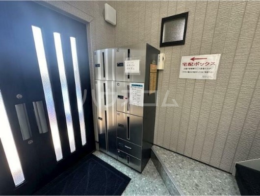 19/25 エントランス