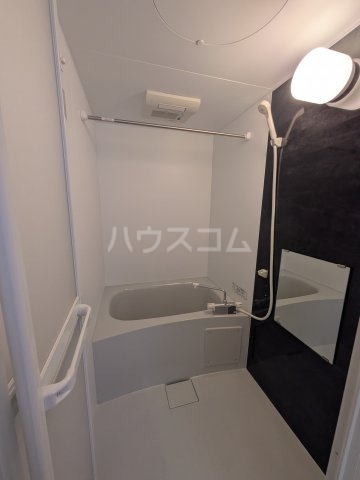 13/30 浴室