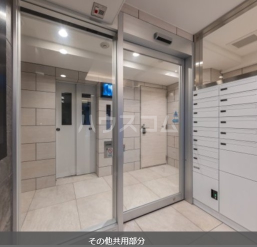 2/5 エントランス