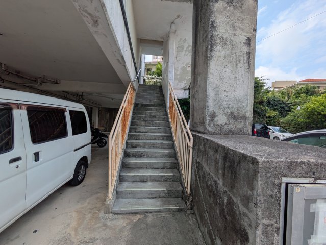 16/25 エントランス