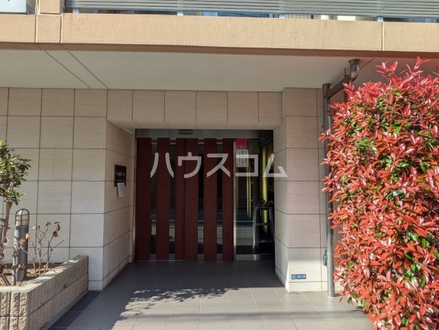 20/30 エントランス