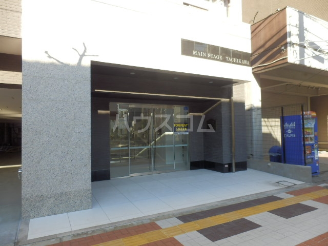 22/30 エントランス