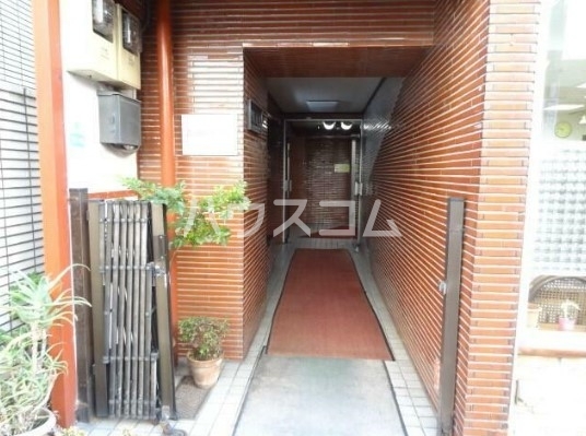 13/21 エントランス