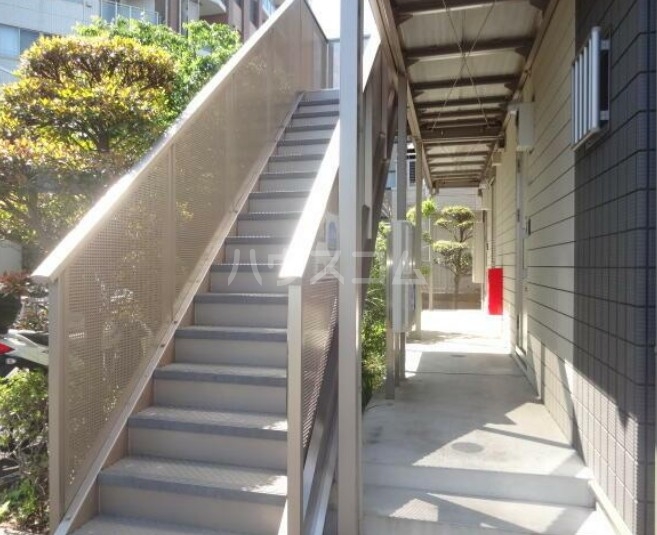 16/18 エントランス