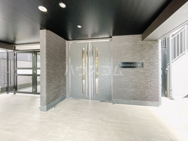 24/26 エントランス