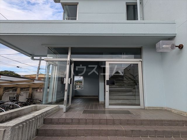 25/30 エントランス