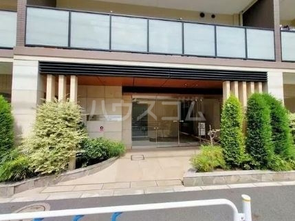 16/25 エントランス