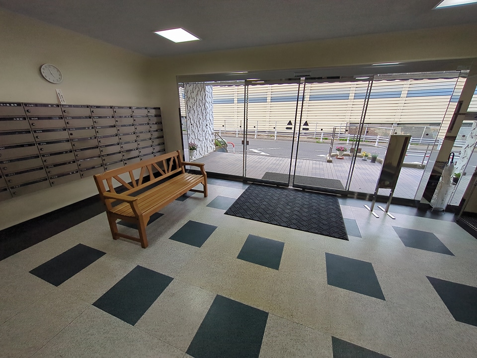 28/30 エントランス