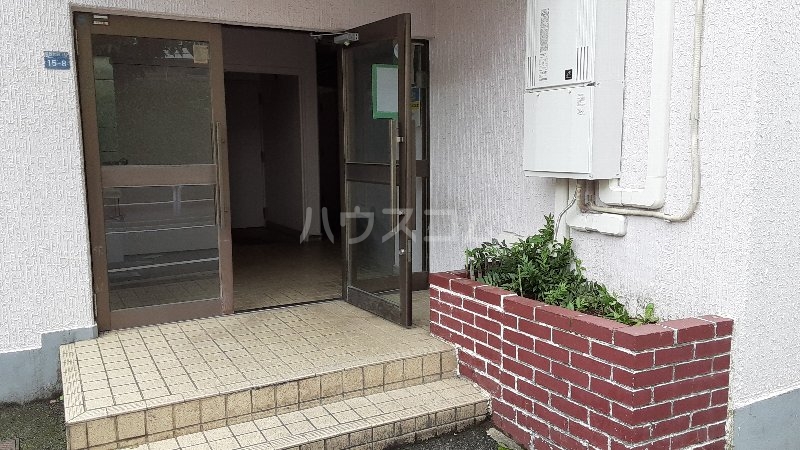 14/19 エントランス