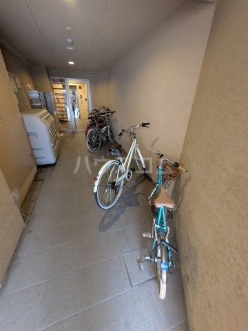 24/28 エントランス