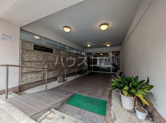 16/22 エントランス