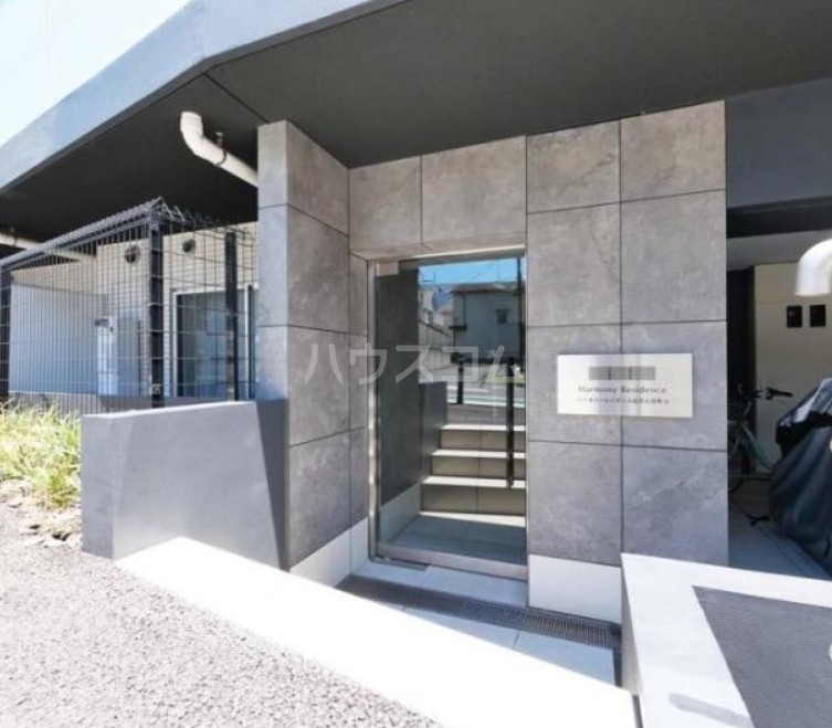 18/24 エントランス