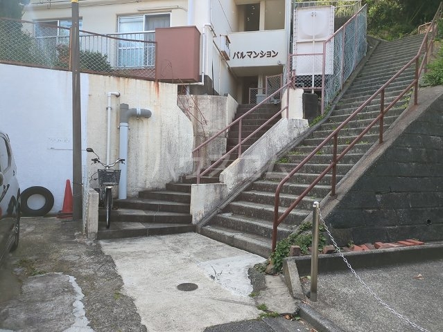 21/22 エントランス