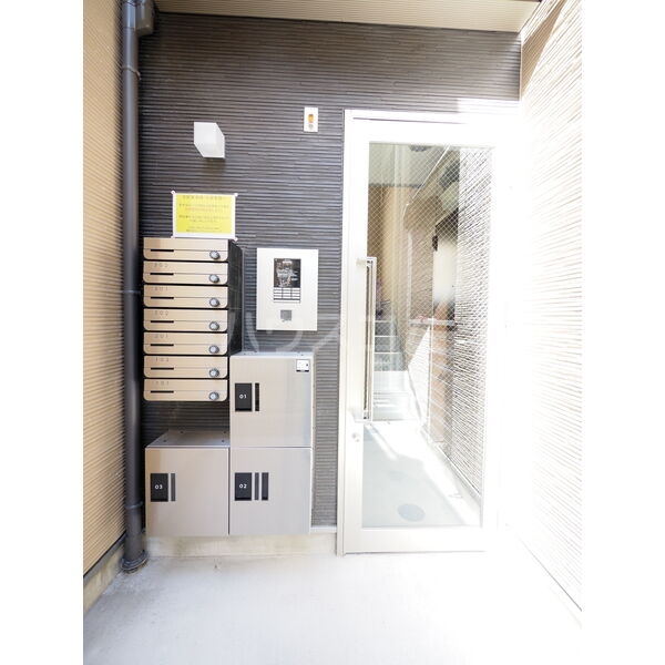 17/25 エントランス