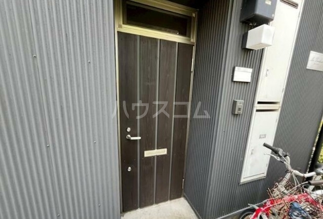 25/30 エントランス