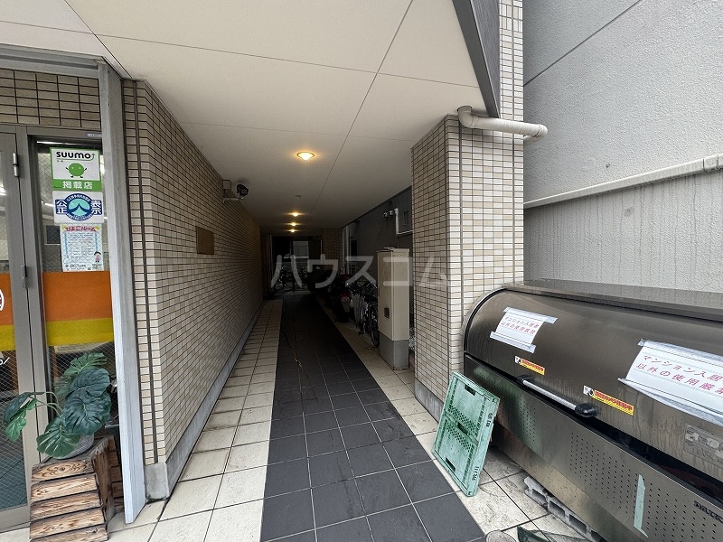 16/18 エントランス