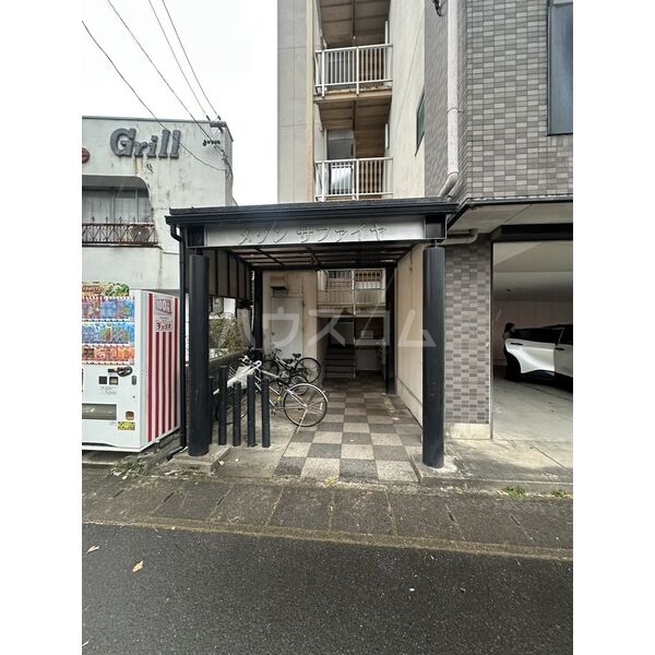 4/5 エントランス