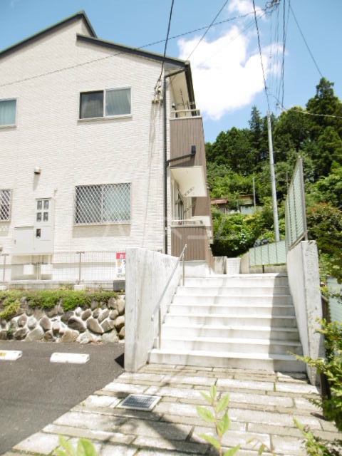 25/30 エントランス