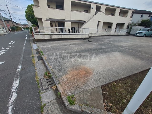 18/23 駐車場