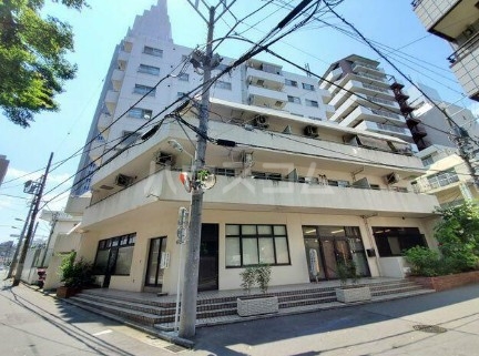 16/19 エントランス