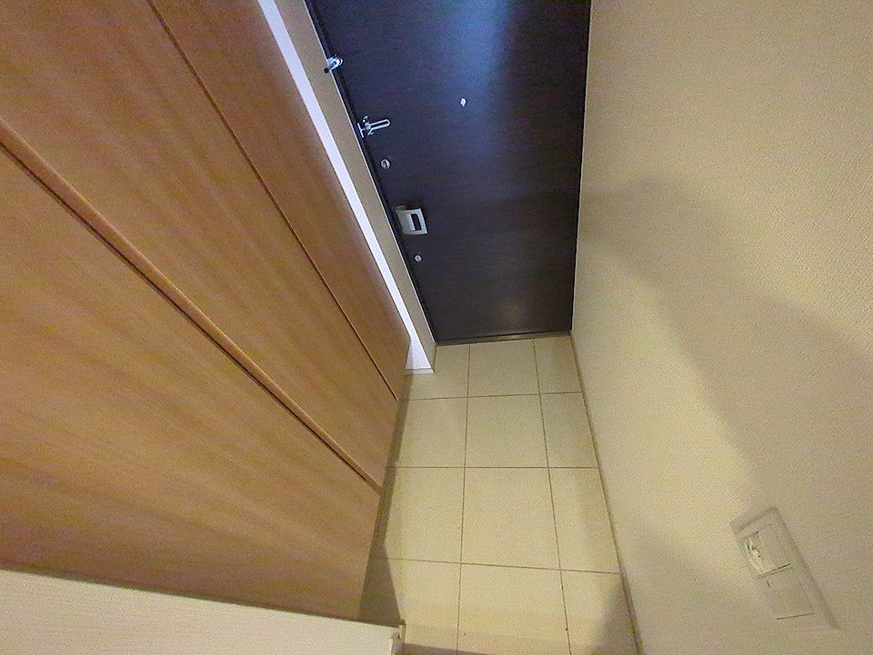 13/30 玄関