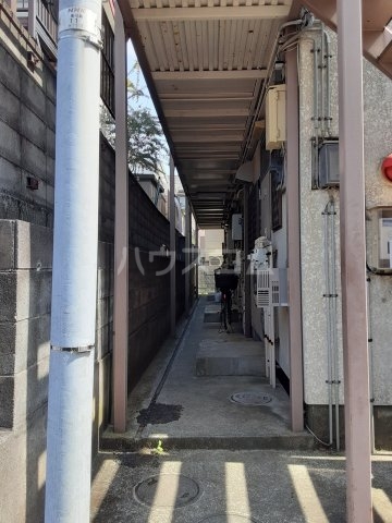 23/30 エントランス