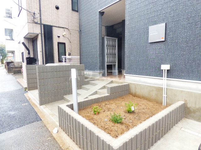 21/30 エントランス