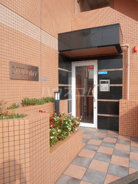 18/27 エントランス