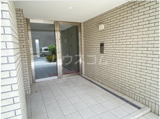 25/30 エントランス