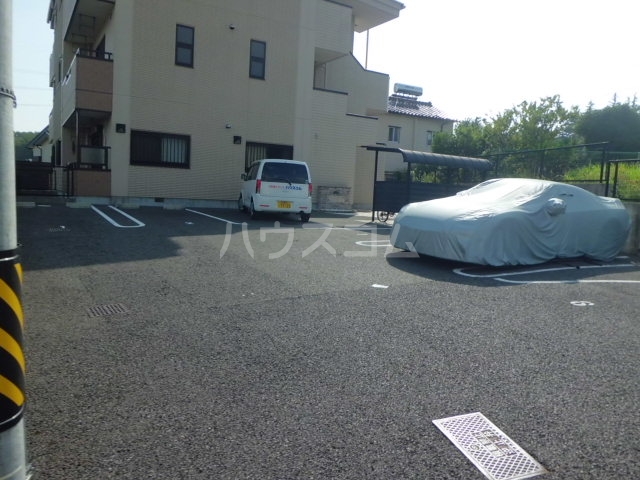 17/18 駐車場