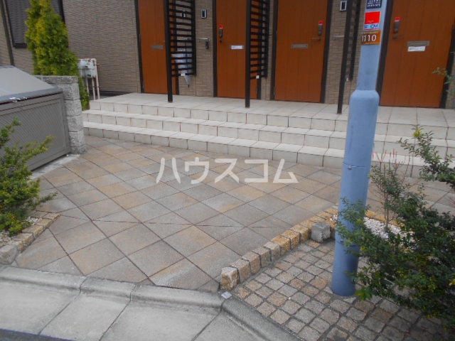 22/30 エントランス