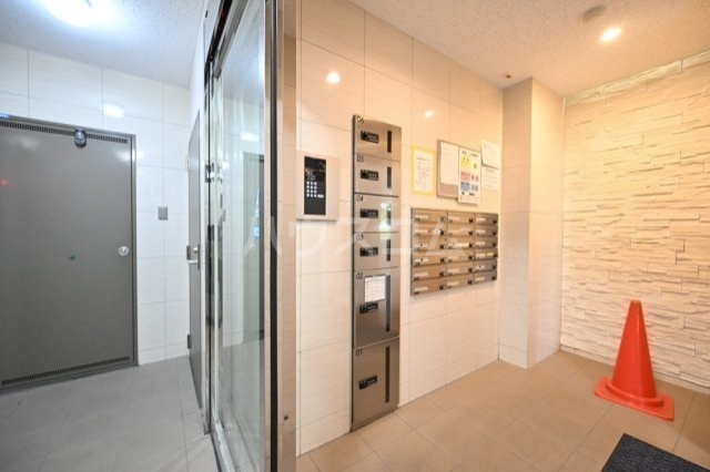 18/29 エントランス