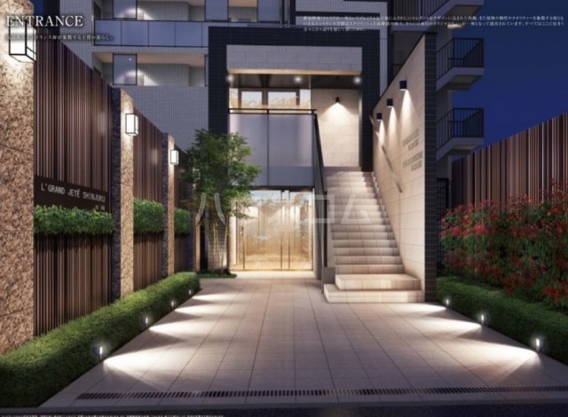 13/19 エントランス