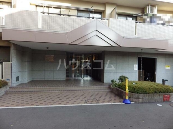 18/19 エントランス