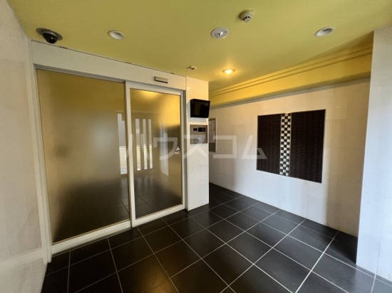 13/16 エントランス