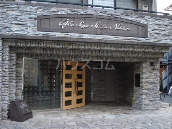 18/23 エントランス