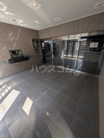 28/30 エントランス