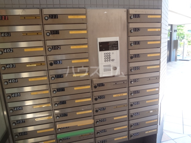 16/26 エントランス