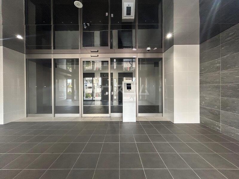 16/21 エントランス