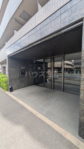 22/30 エントランス