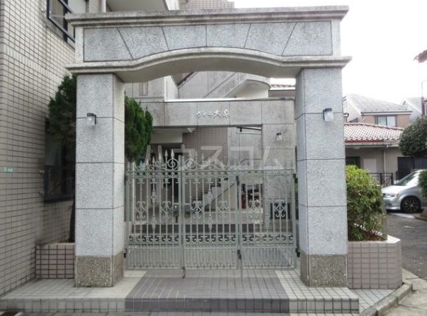 17/26 エントランス