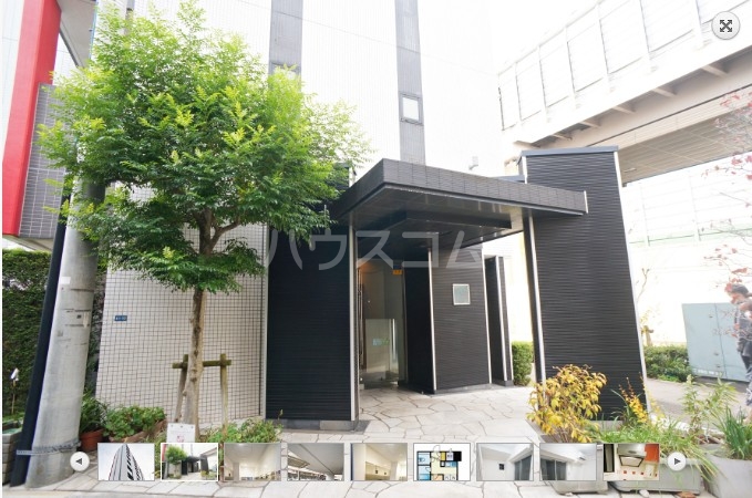 16/23 エントランス