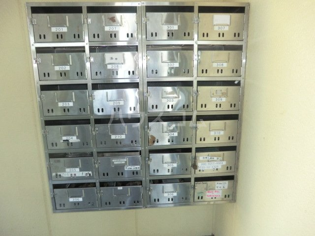 14/18 エントランス